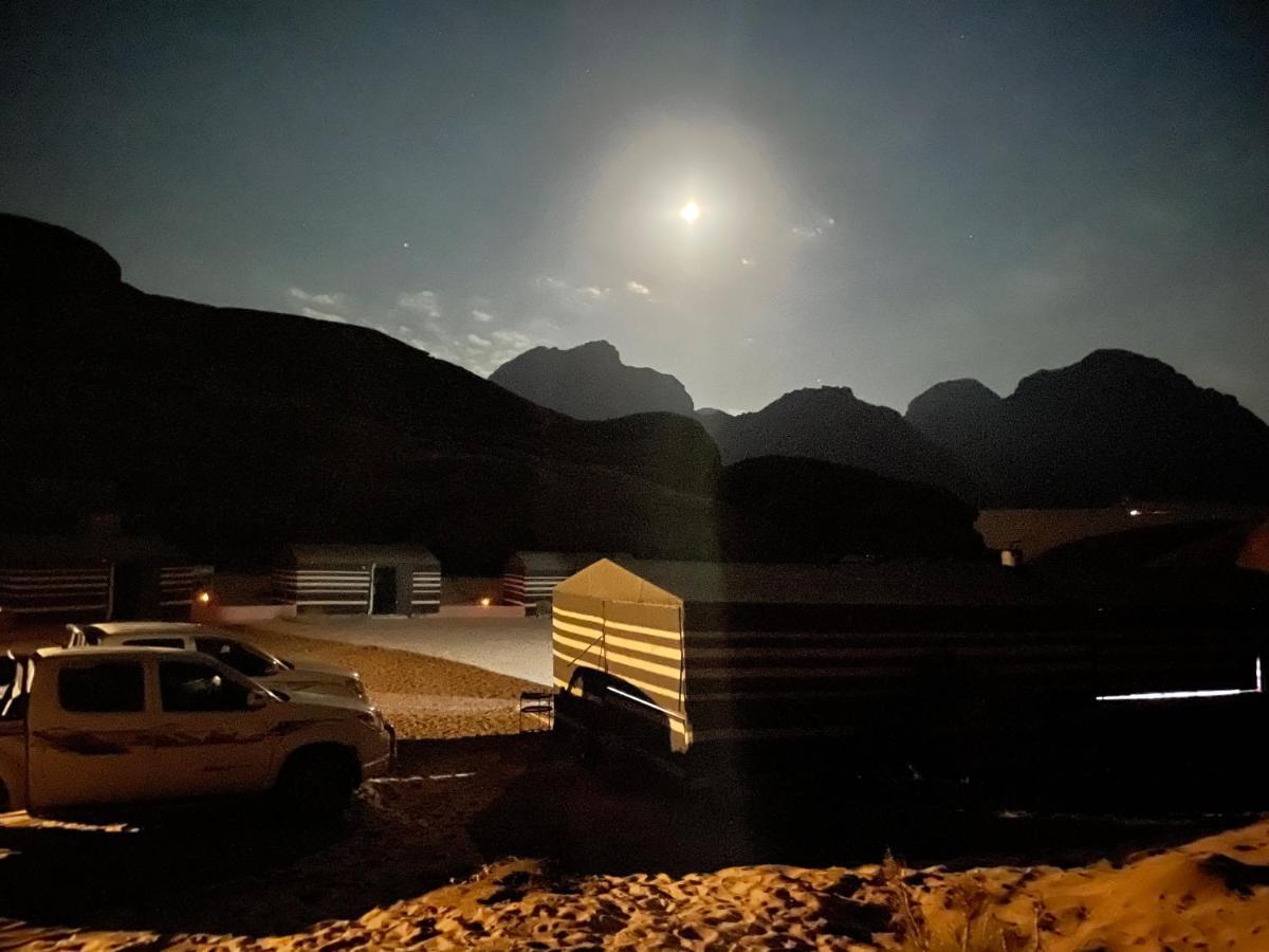 Zarb Desert Camp ワディ ・ラム エクステリア 写真